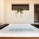 Arringo - Comfy 4*